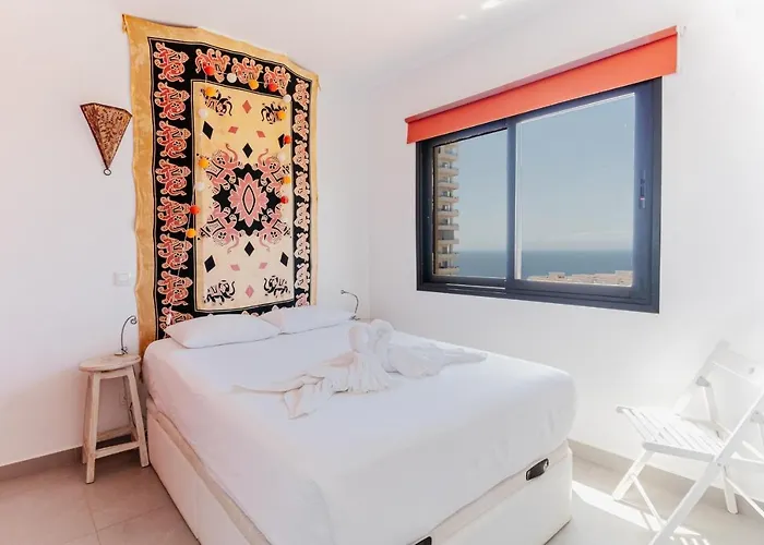 Club Paraiso * アデヘ