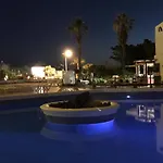 Club Paraiso 阿德耶